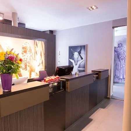 Deluxe 4* ميونيخ