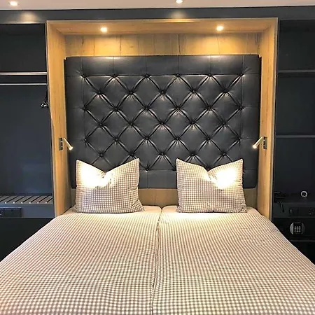 Hotel Deluxe 4*