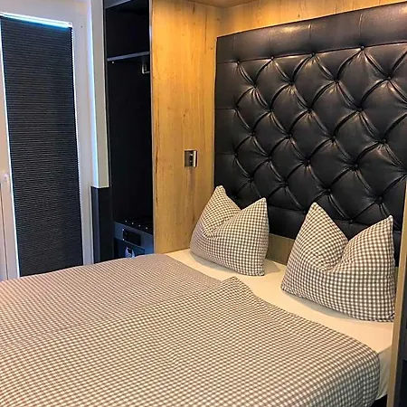 Deluxe Hotel 4*