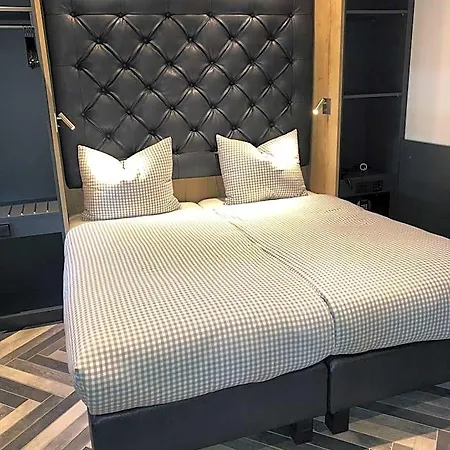 Deluxe Hotel München