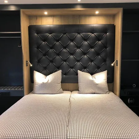 Hotel Deluxe 4*