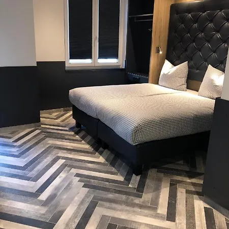 Ξενοδοχείο Deluxe 4*